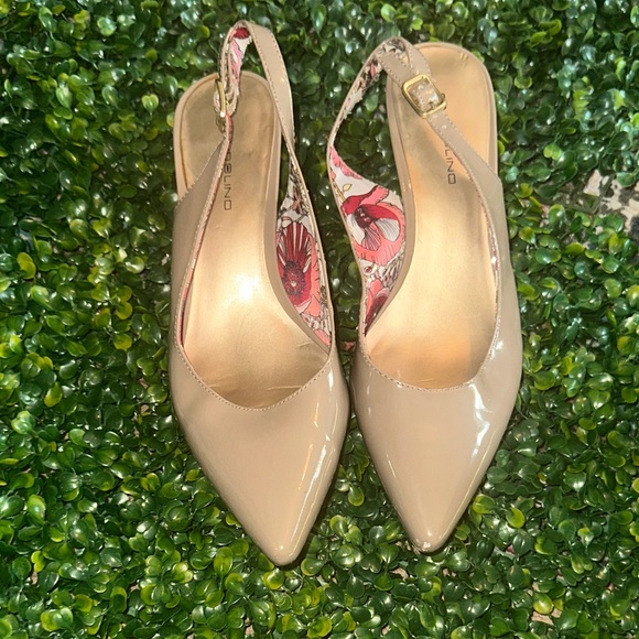 Bandolino Shoes - Bandolino Nude Patent Slingback Heels